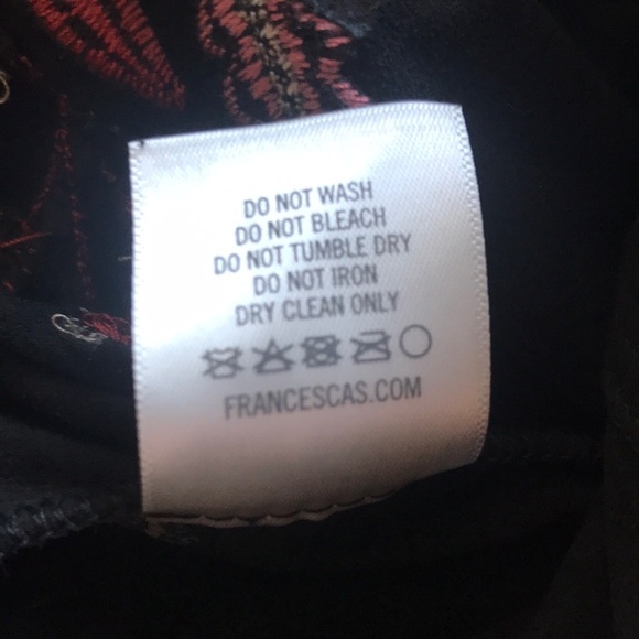 SOLD ✨ Francesca’s Floral Embroidered Suede Skirt - Picture 5 of 7